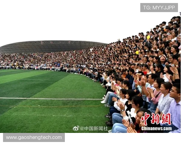 徐嘉余发文晒毕业照：从泳池 “鱼雷” 到校园 “学霸”，世锦赛备战再出发！(2)